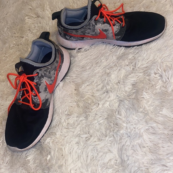 Custom Nike Roshe - Picture 3 of 5